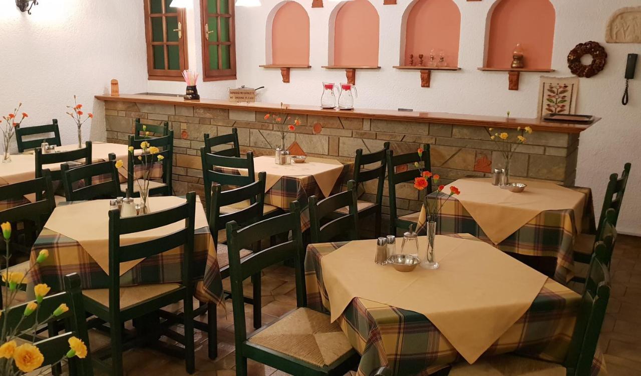 Apollo Hotel Delphi ภายนอก รูปภาพ