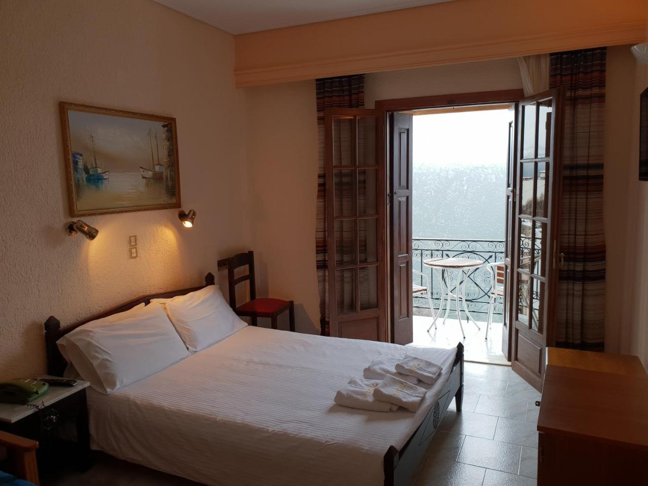 Apollo Hotel Delphi ภายนอก รูปภาพ