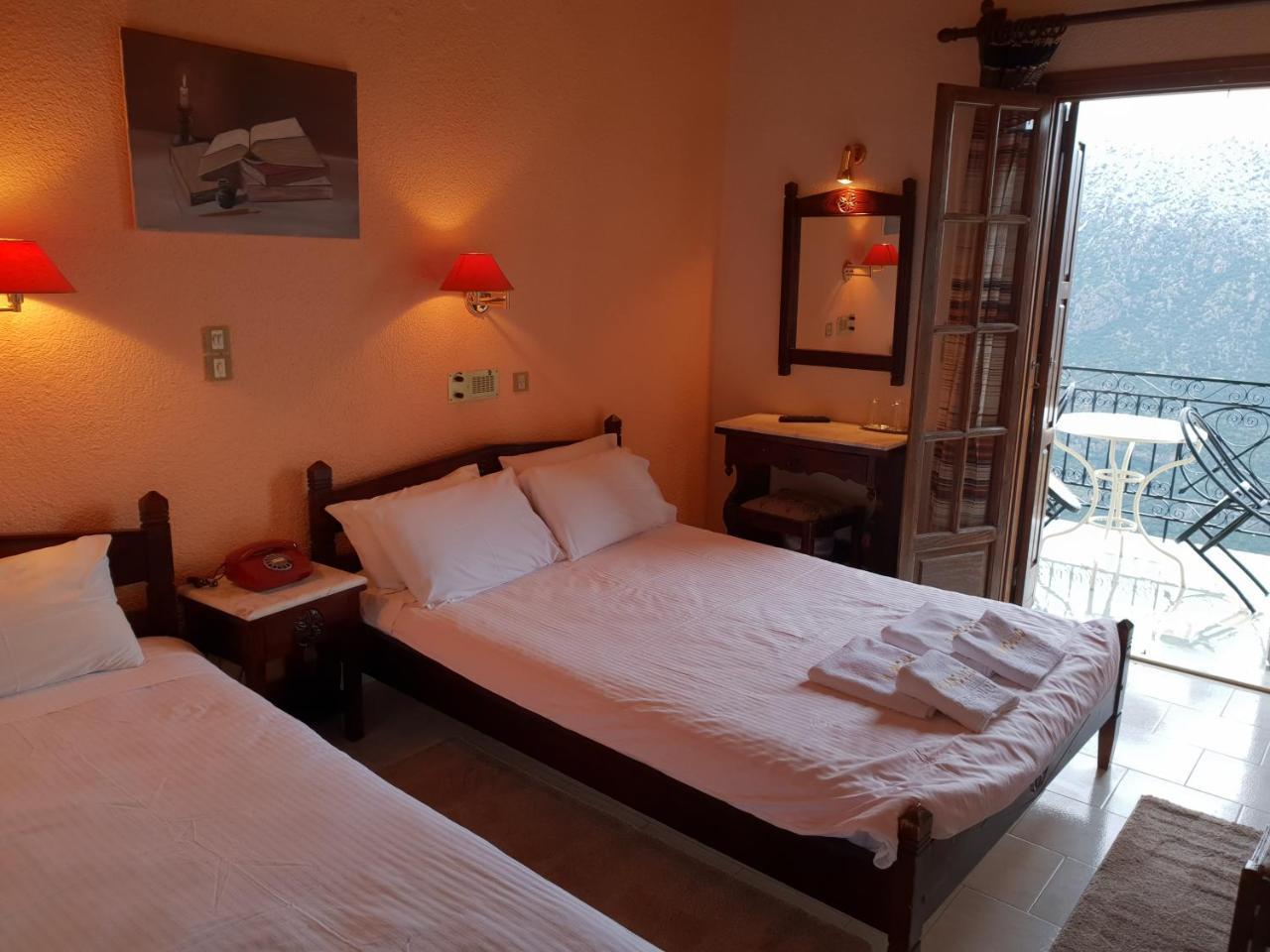Apollo Hotel Delphi ภายนอก รูปภาพ